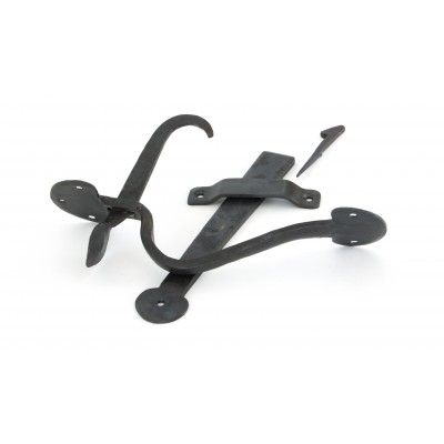 From The Anvil - Beeswax Slim Bean Thumblatch 33100