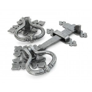 From The Anvil - Pewter Shakespeare Latch Set 33865