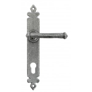 From The Anvil - Pewter Tudor Espagnolette 92mm Centre 33766