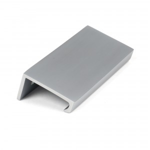 From The Anvil - Satin Chrome 100mm Plain Edge Pull 50727