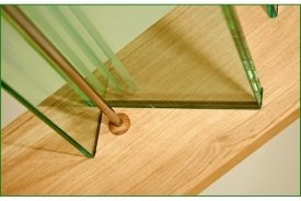 Glass tread
