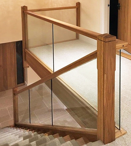 Glass balustrade by Pear Stairs